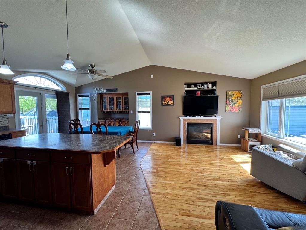 11345 110 Avenue Crescent, Fairview, AB - Indoor With Fireplace