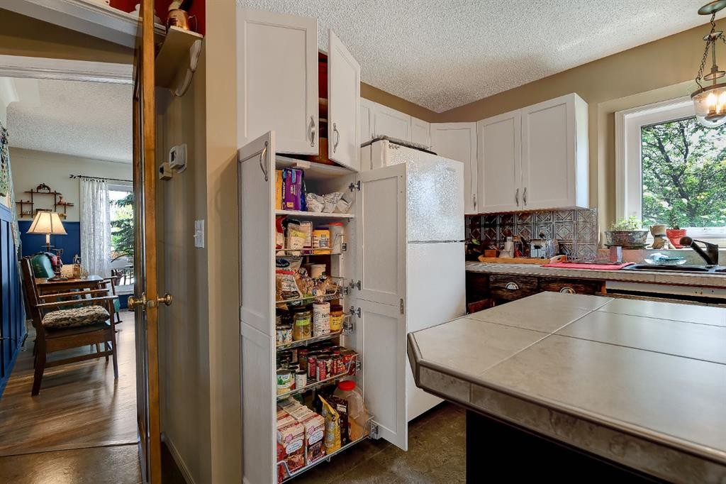 8002 103 Street, Grande Prairie, AB - Indoor