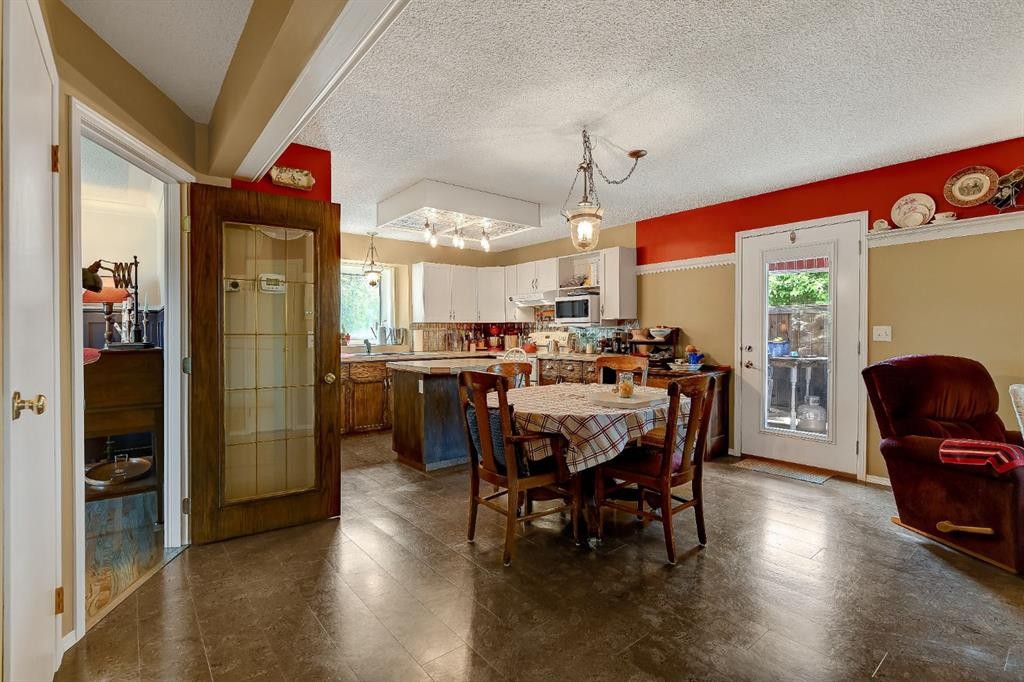 8002 103 Street, Grande Prairie, AB - Indoor Photo Showing Dining Room