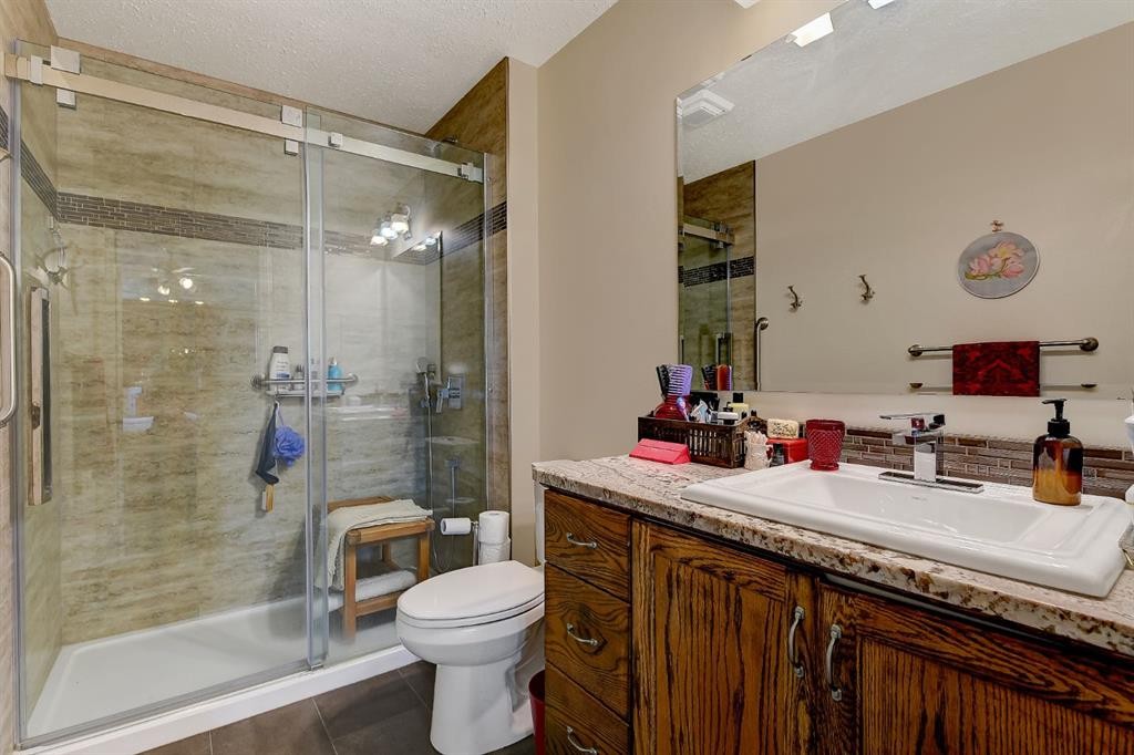 8002 103 Street, Grande Prairie, AB - Indoor Photo Showing Bathroom