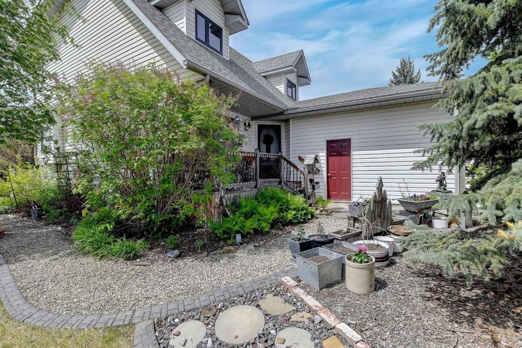 8002 103 Street, Grande Prairie, AB - Outdoor