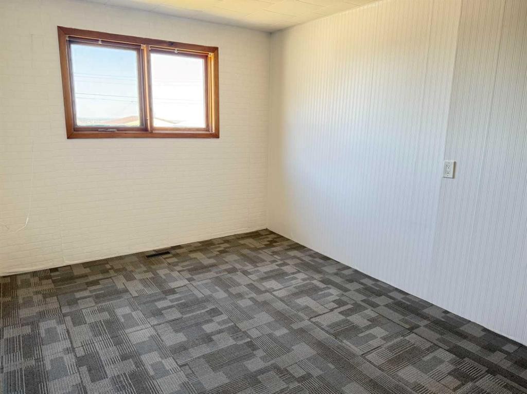 5027 46 Avenue, Spirit River, AB