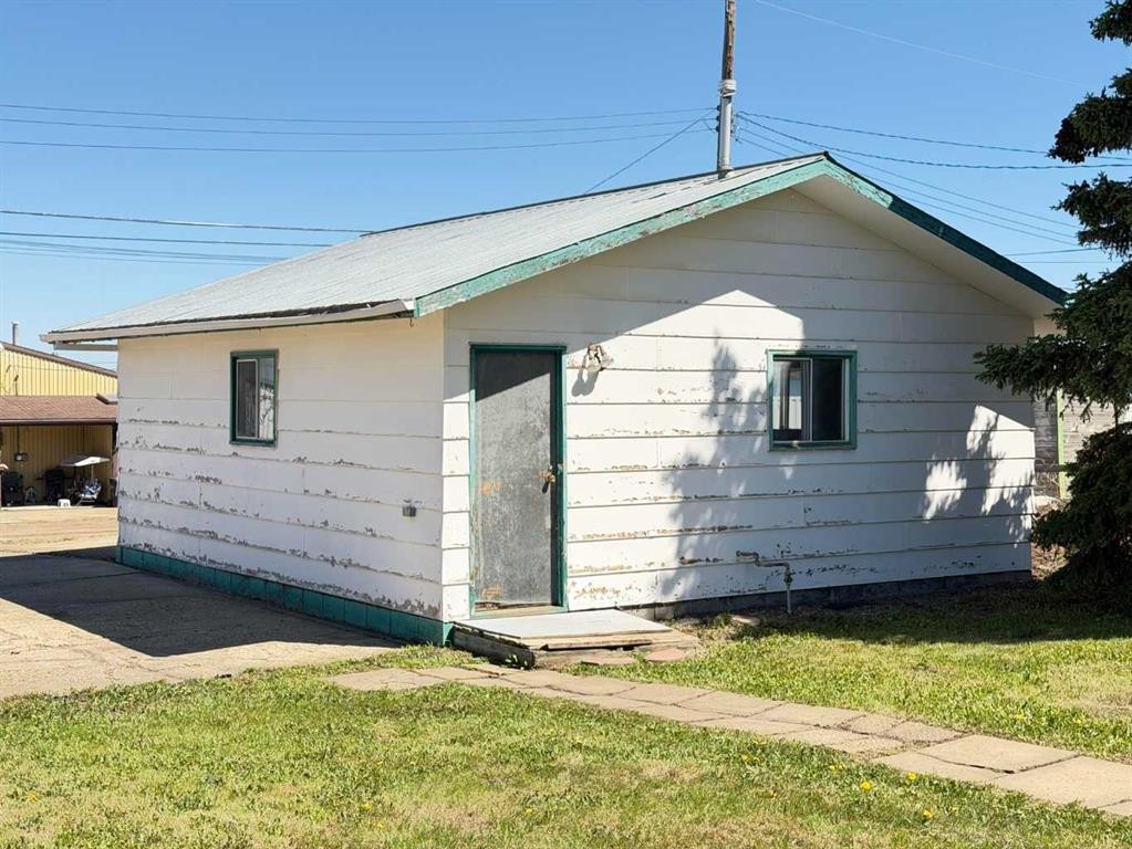 5027 46 Avenue, Spirit River, AB
