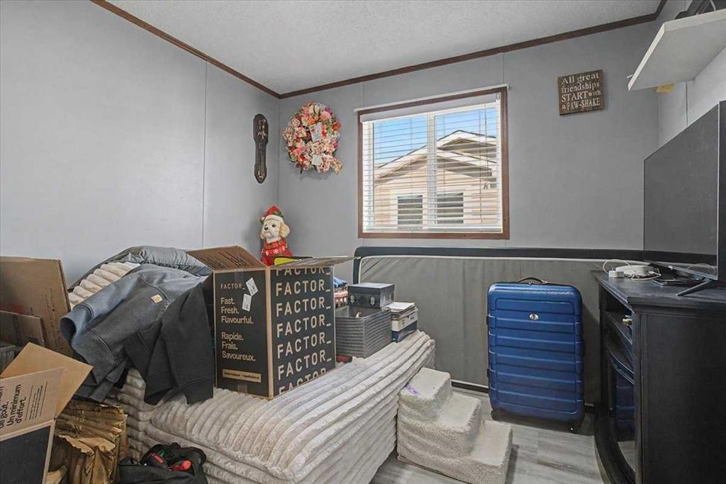 9530 112 Avenue, Clairmont, AB - Indoor