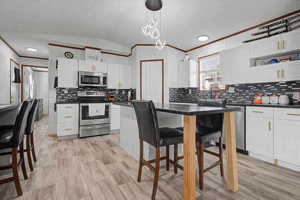 9530 112 Avenue, Clairmont, AB - Indoor