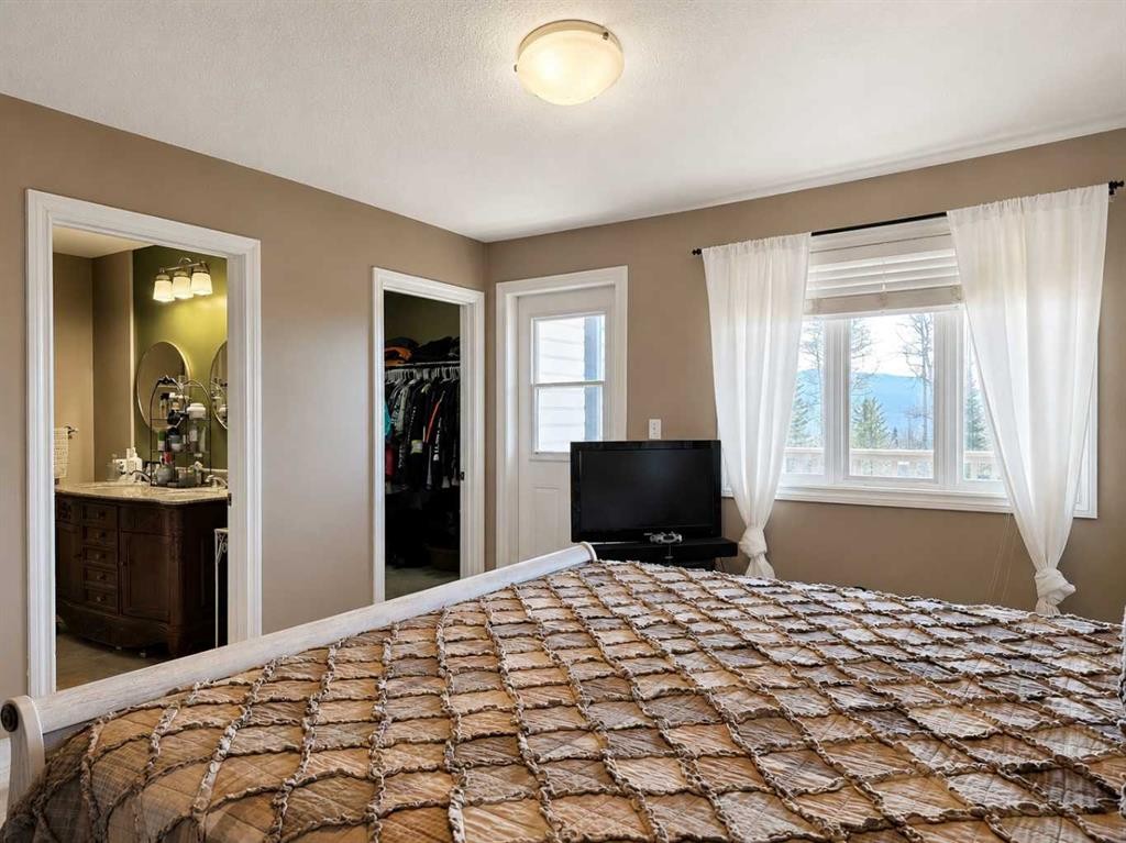 114 Moberly Road, Grande Cache, AB - Indoor Photo Showing Bedroom