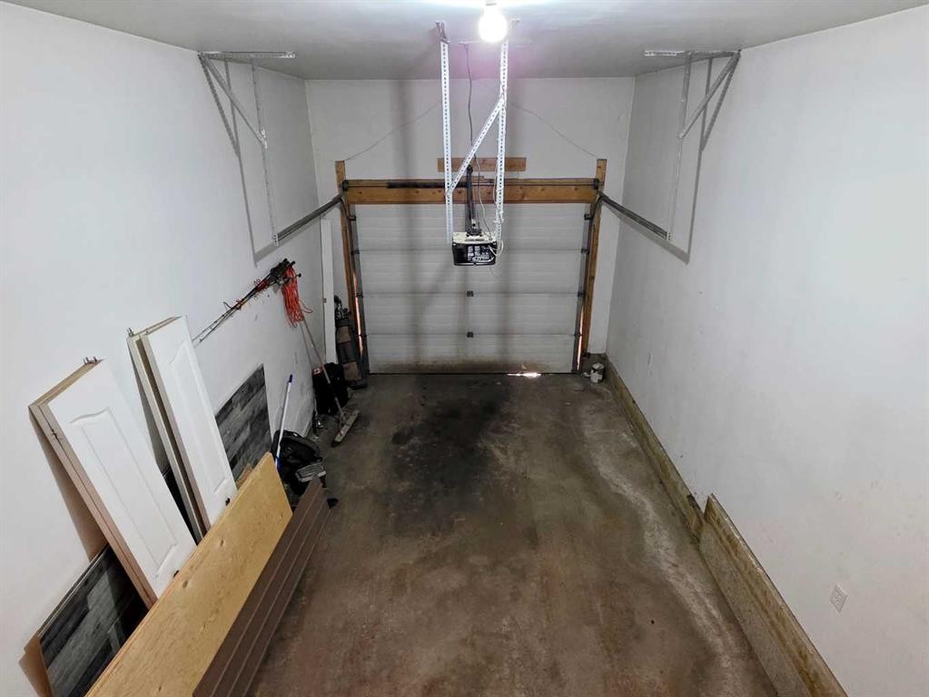 114 Moberly Road, Grande Cache, AB - Indoor Photo Showing Garage