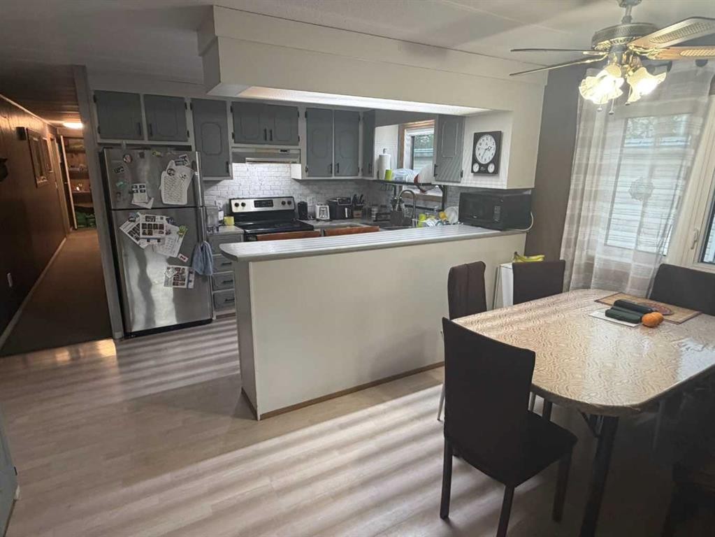 436 1 Street Sw, Falher, AB - Indoor