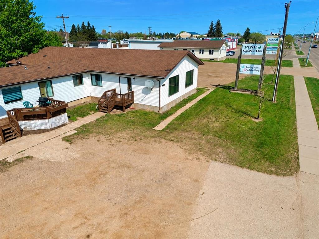 10002 96 Avenue, La Crete, AB