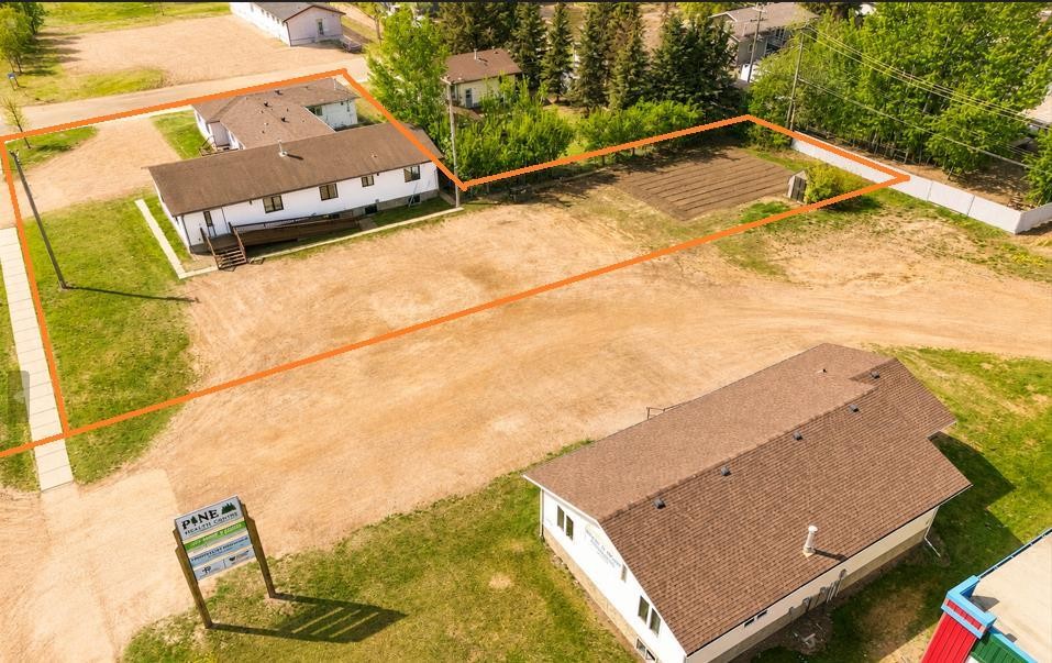 10002 96 Avenue, La Crete, AB