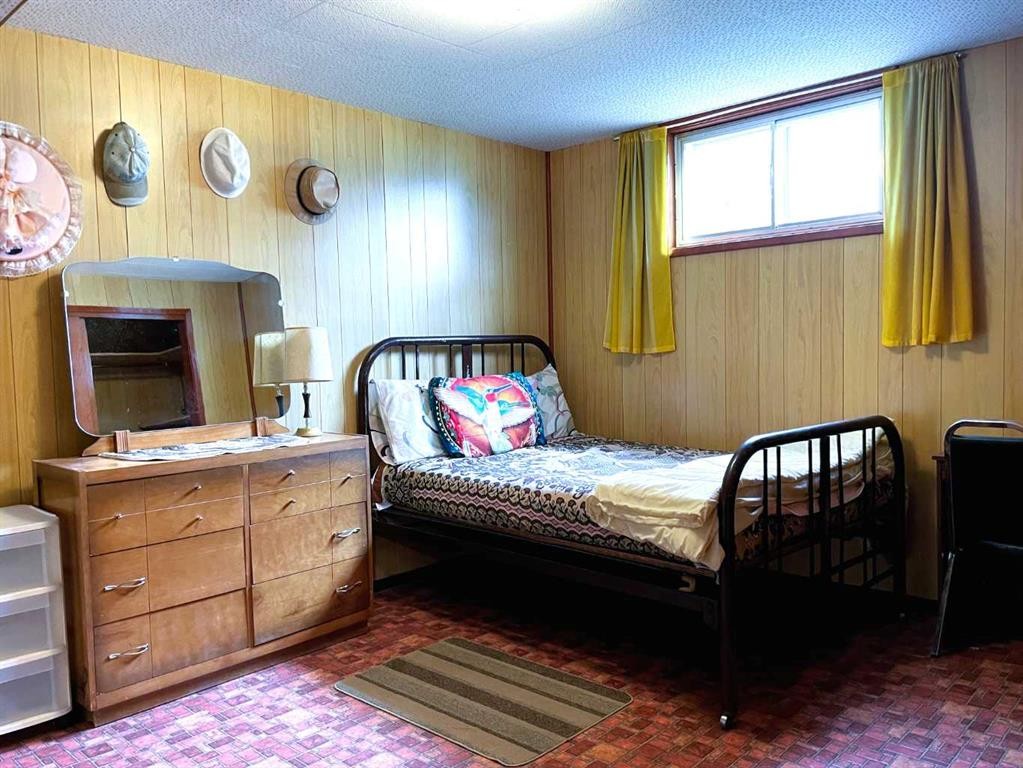 11209 103 Avenue, Fairview, AB - Indoor Photo Showing Bedroom