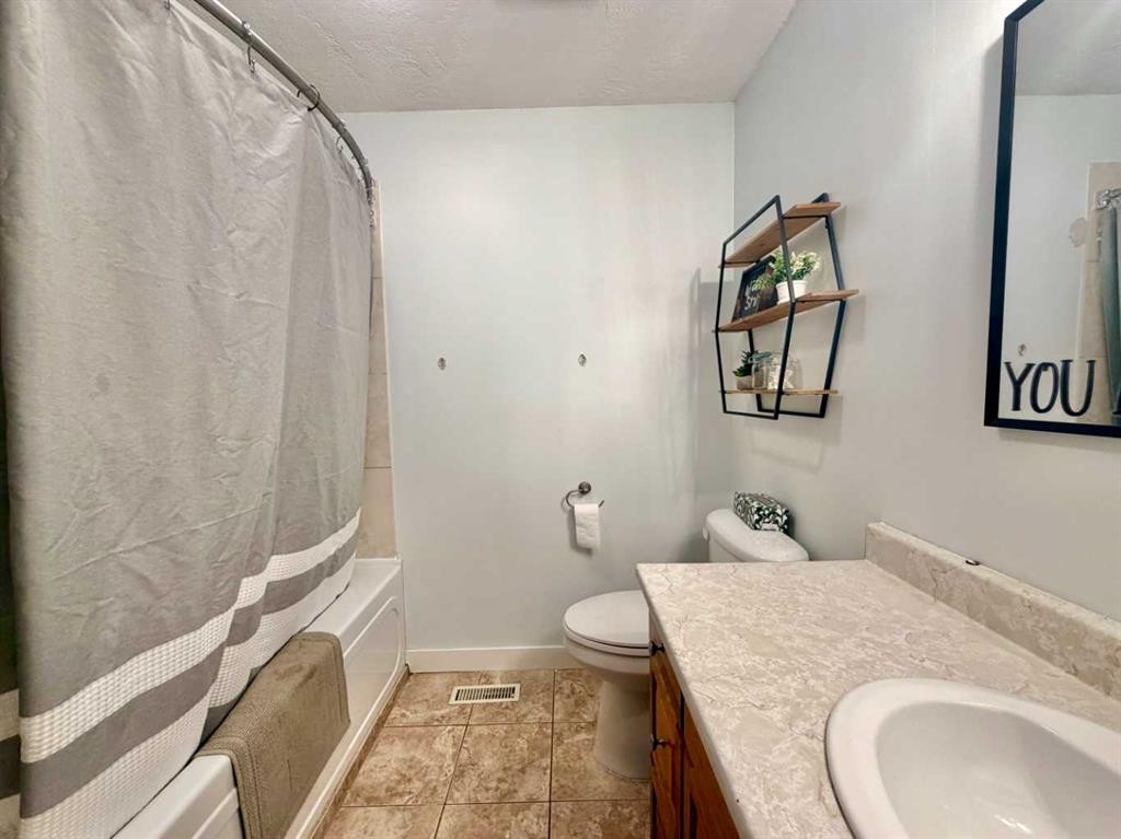 8301 94 Street, Peace River, AB