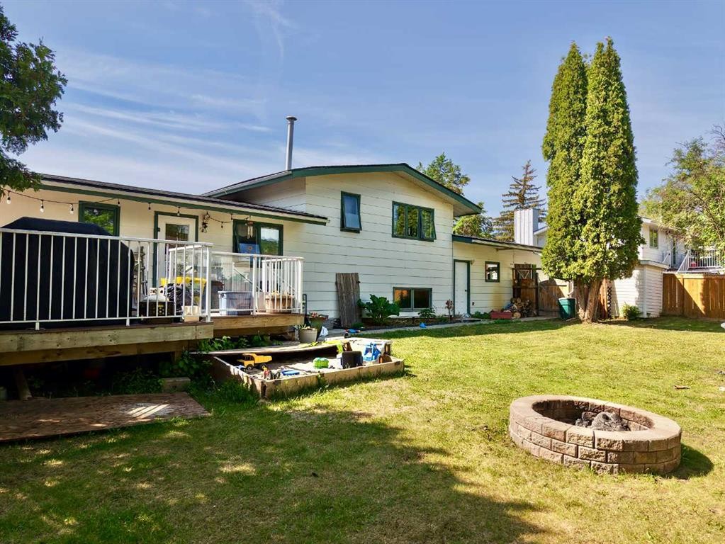8301 94 Street, Peace River, AB