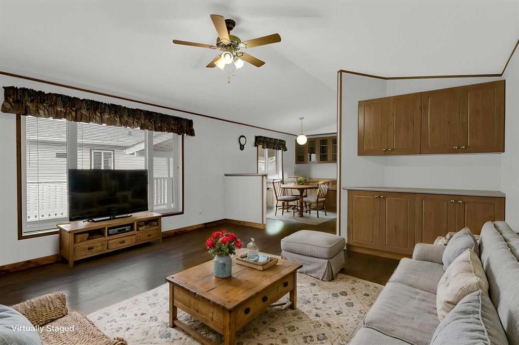 9709 110 Avenue, Clairmont, AB - Indoor Photo Showing Living Room