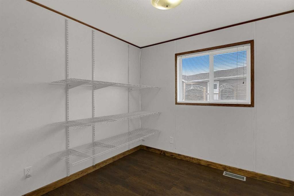 9709 110 Avenue, Clairmont, AB - Indoor Photo Showing Other Room