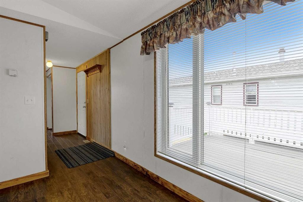 9709 110 Avenue, Clairmont, AB - Indoor Photo Showing Other Room
