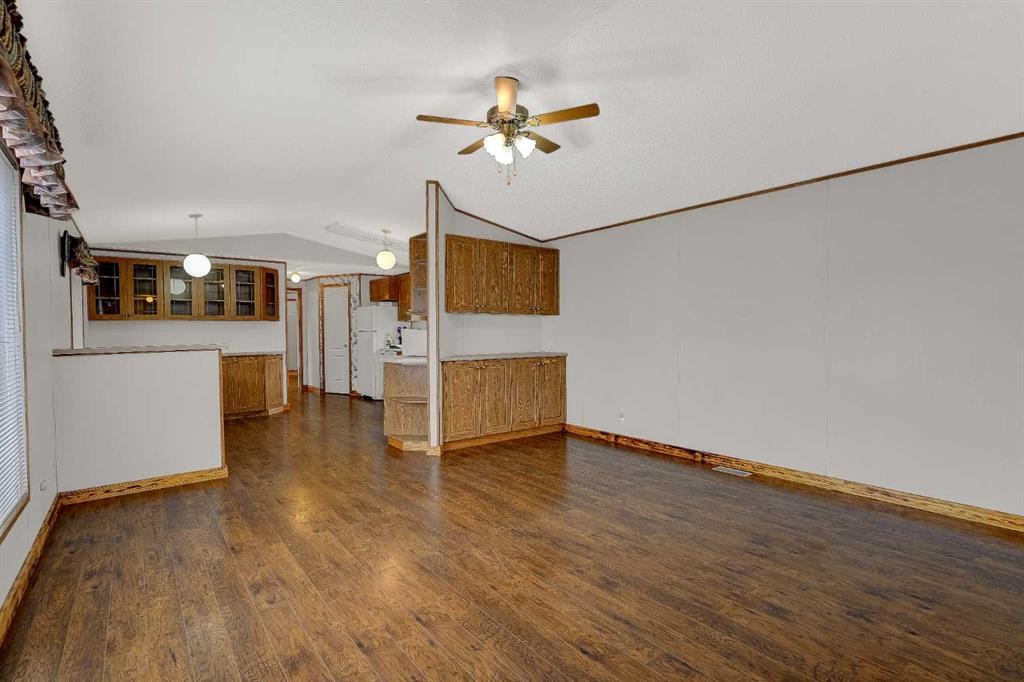 9709 110 Avenue, Clairmont, AB - Indoor