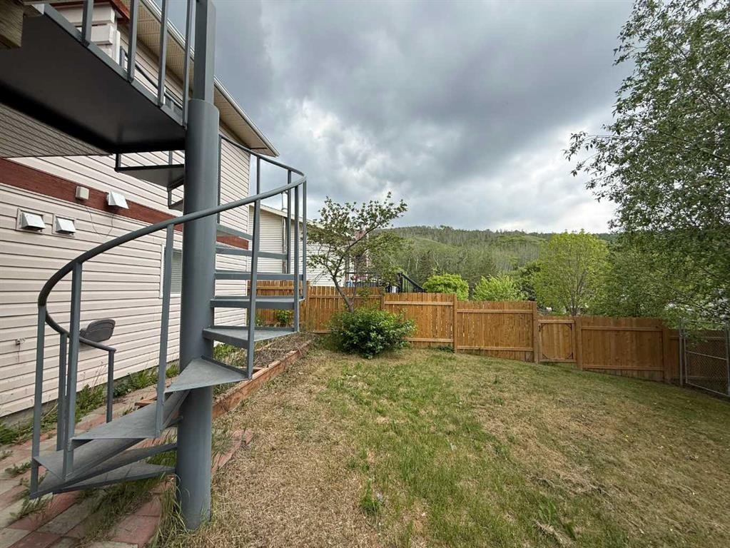 9913 72 Avenue, Peace River, AB
