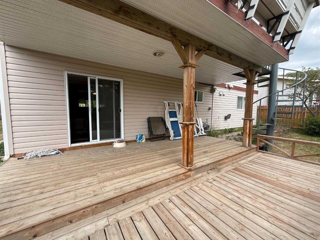 9913 72 Avenue, Peace River, AB