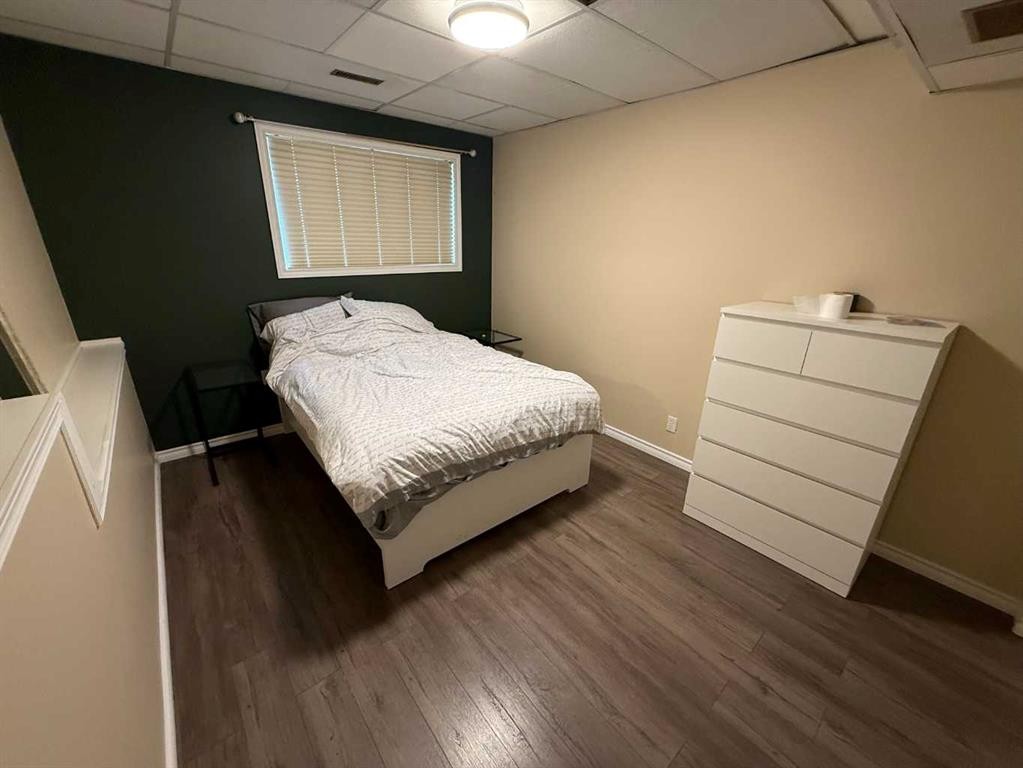 9913 72 Avenue, Peace River, AB