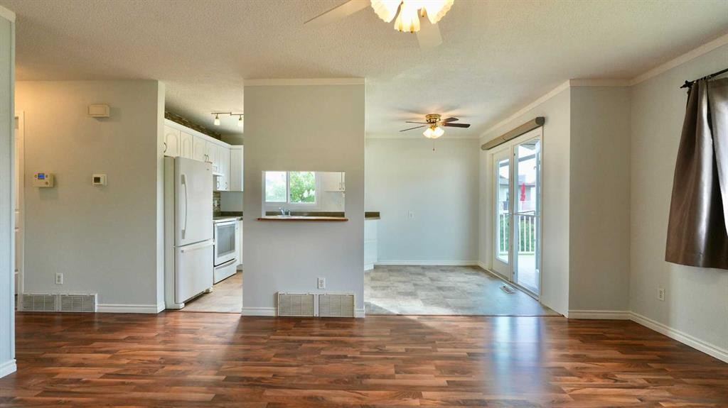 9805 75 Avenue, Peace River, AB
