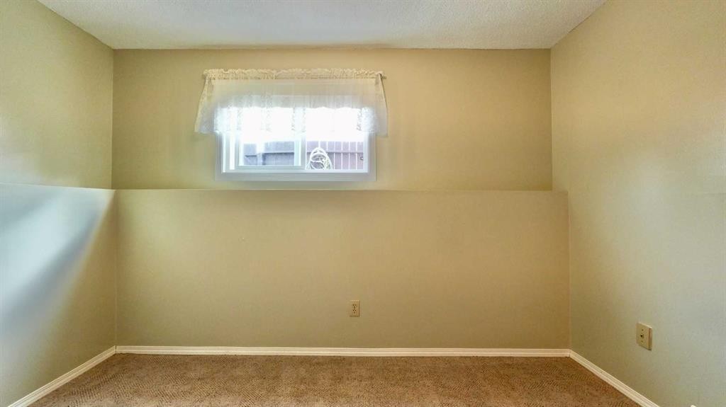 9805 75 Avenue, Peace River, AB