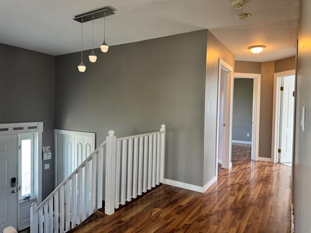 908 4 Avenue, Hines Creek, AB - Indoor Photo Showing Other Room