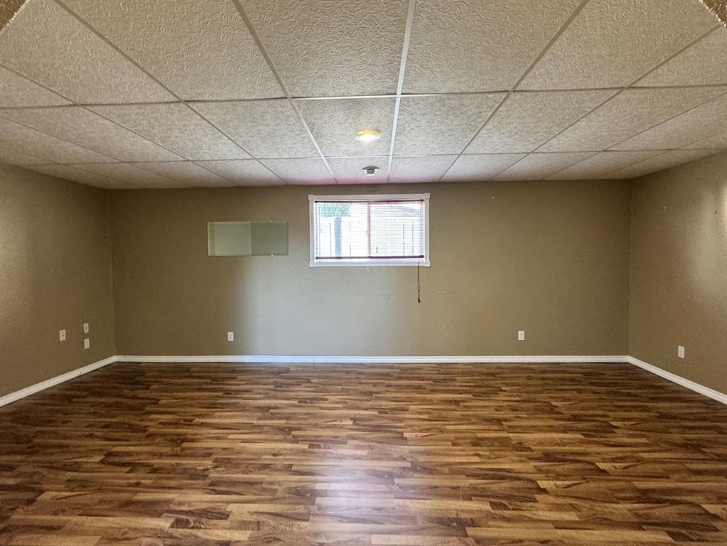 908 4 Avenue, Hines Creek, AB - Indoor