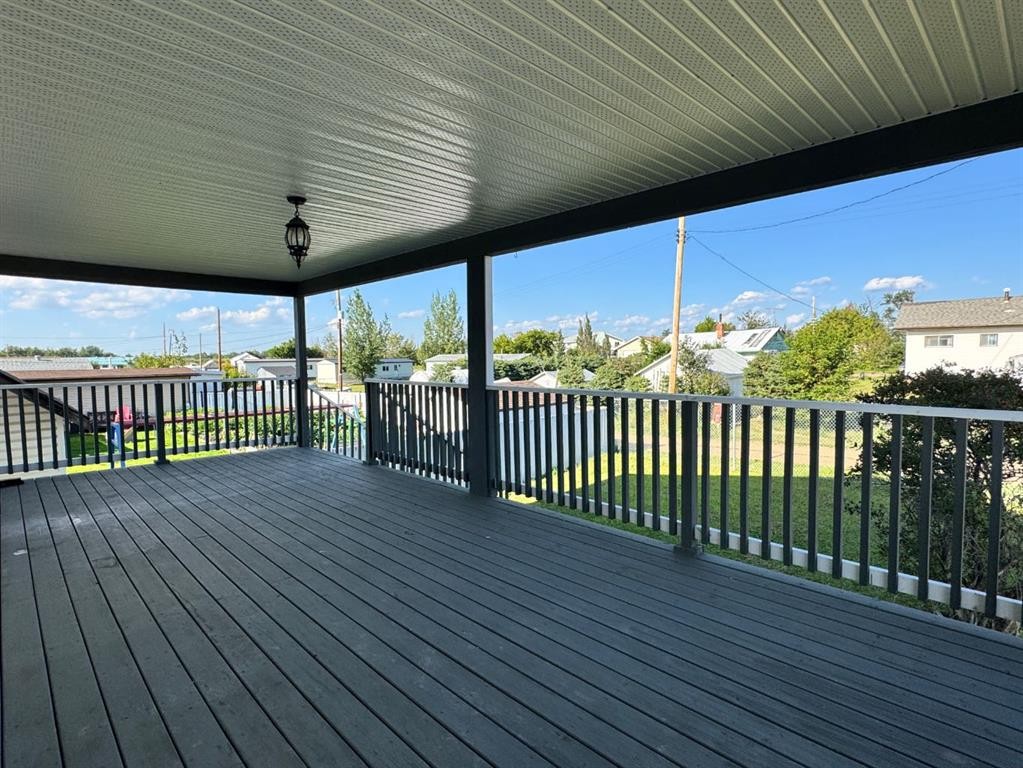 908 4 Avenue, Hines Creek, AB - Outdoor With Deck Patio Veranda With Exterior