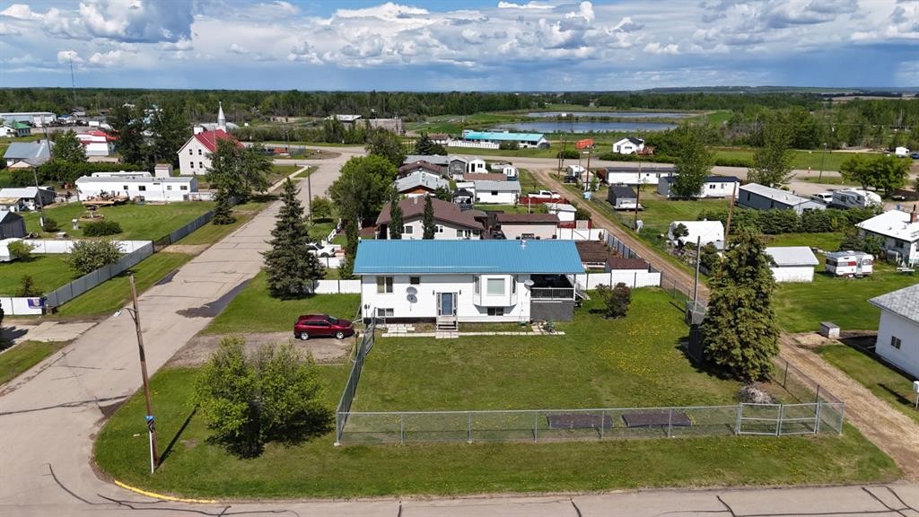 908 4 Avenue, Hines Creek, AB - Outdoor With View