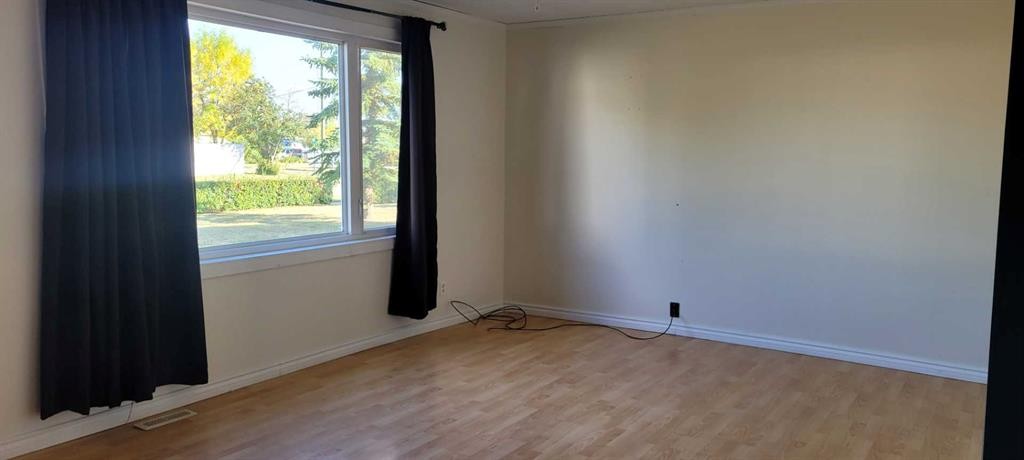 10304 114 Street, Fairview, AB - Indoor Photo Showing Other Room