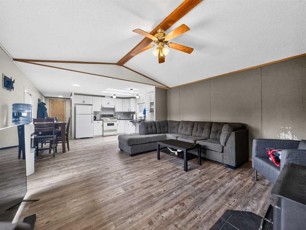 10414 103 Avenue, La Crete, AB - Indoor