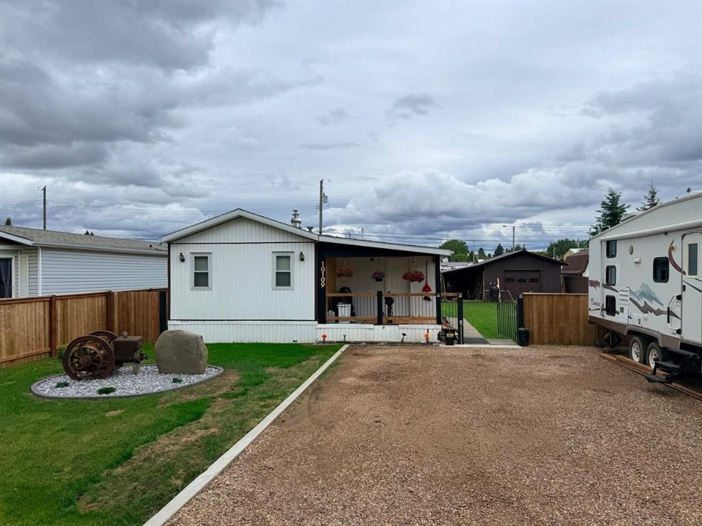 10109 105 Ave, La Crete, AB