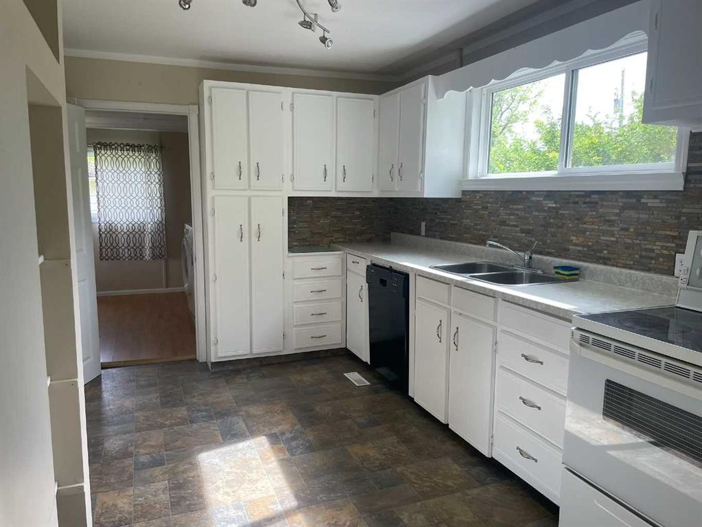 4705 53 Avenue, Grimshaw, AB