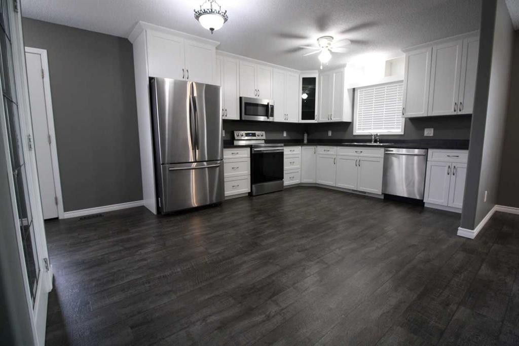80 Deerglen, High Level, AB