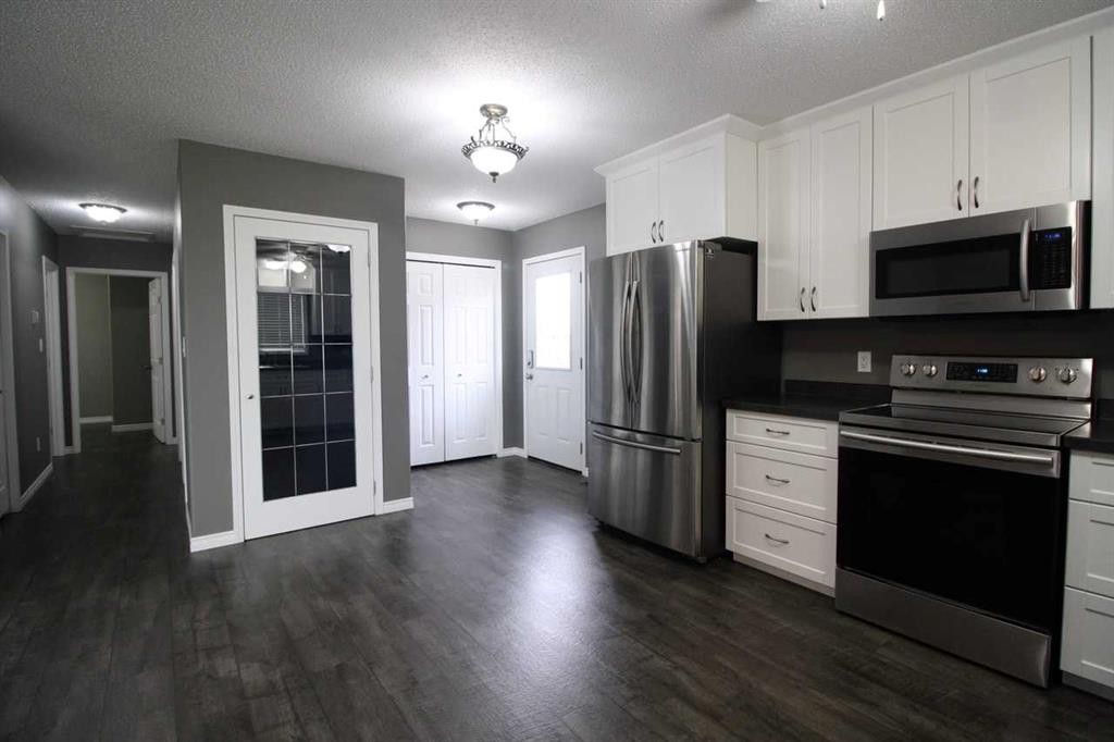80 Deerglen, High Level, AB