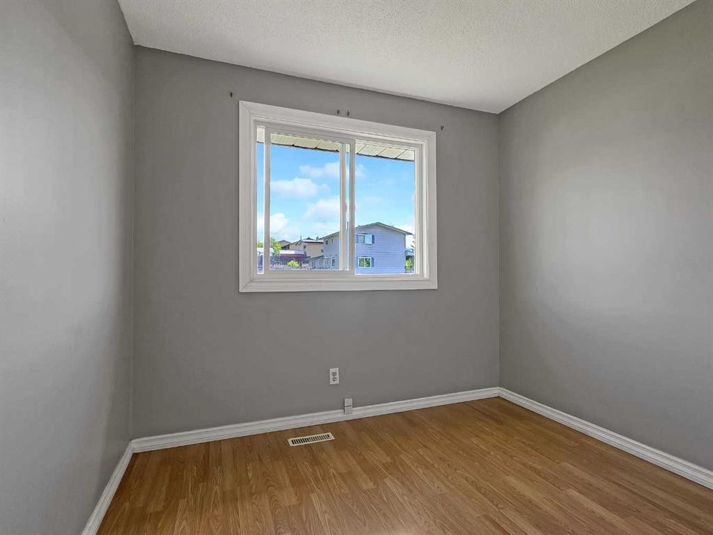 9806 104 Street, Grande Cache, AB