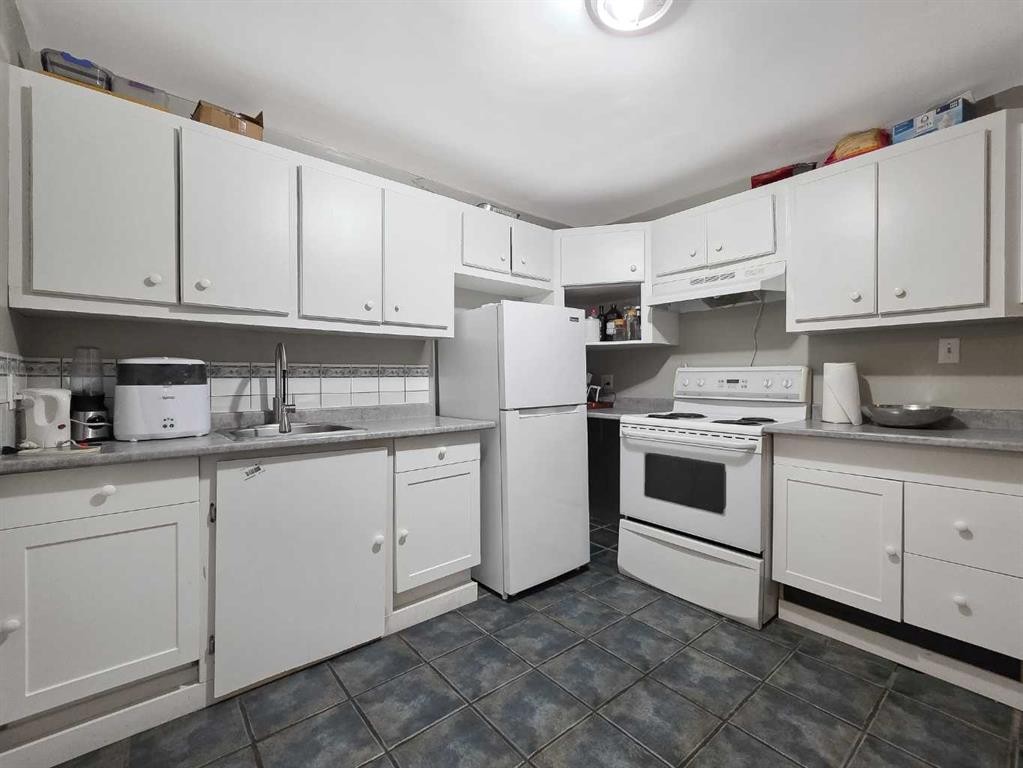 9806 104 Street, Grande Cache, AB