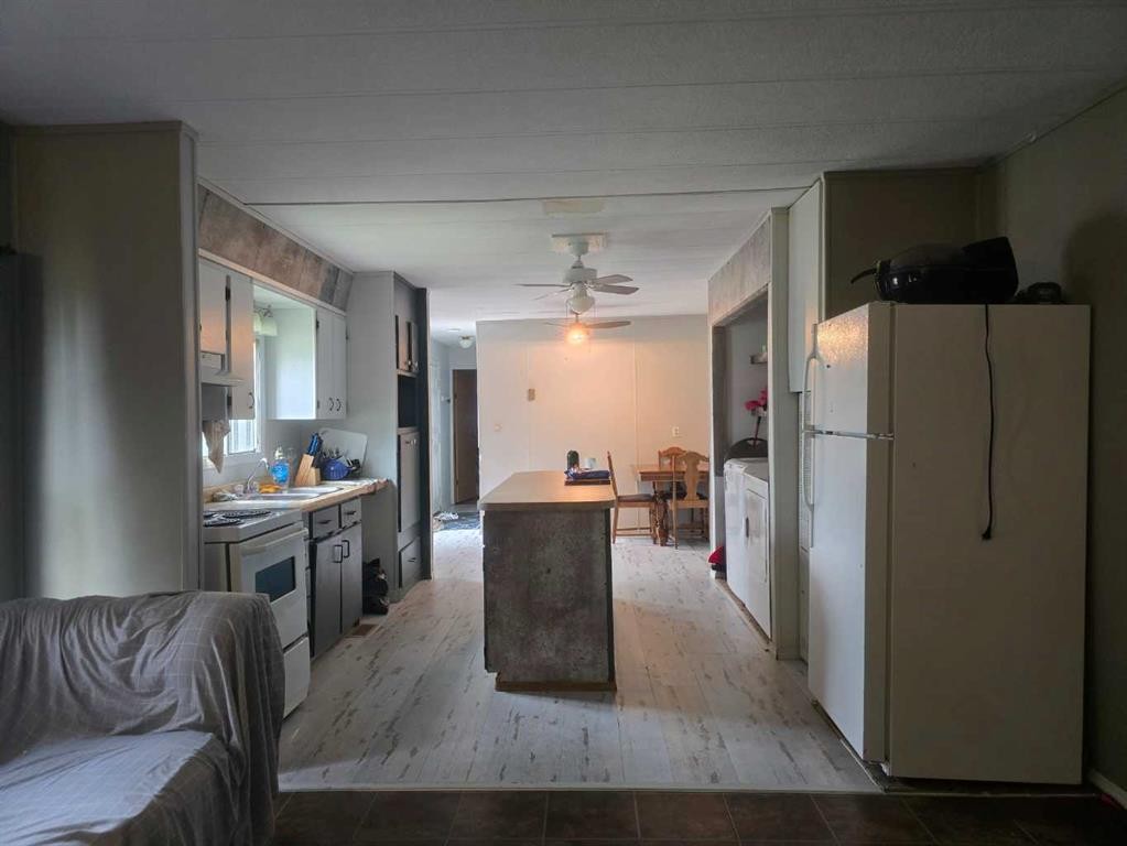 304-72133 Range Road 11, Debolt, AB - Indoor