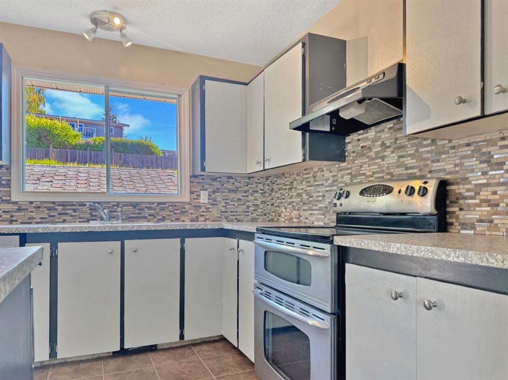 10987 97 Avenue, Grande Cache, AB