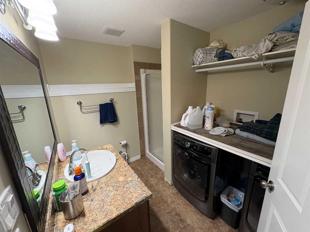8905 107 Avenue, Peace River, AB