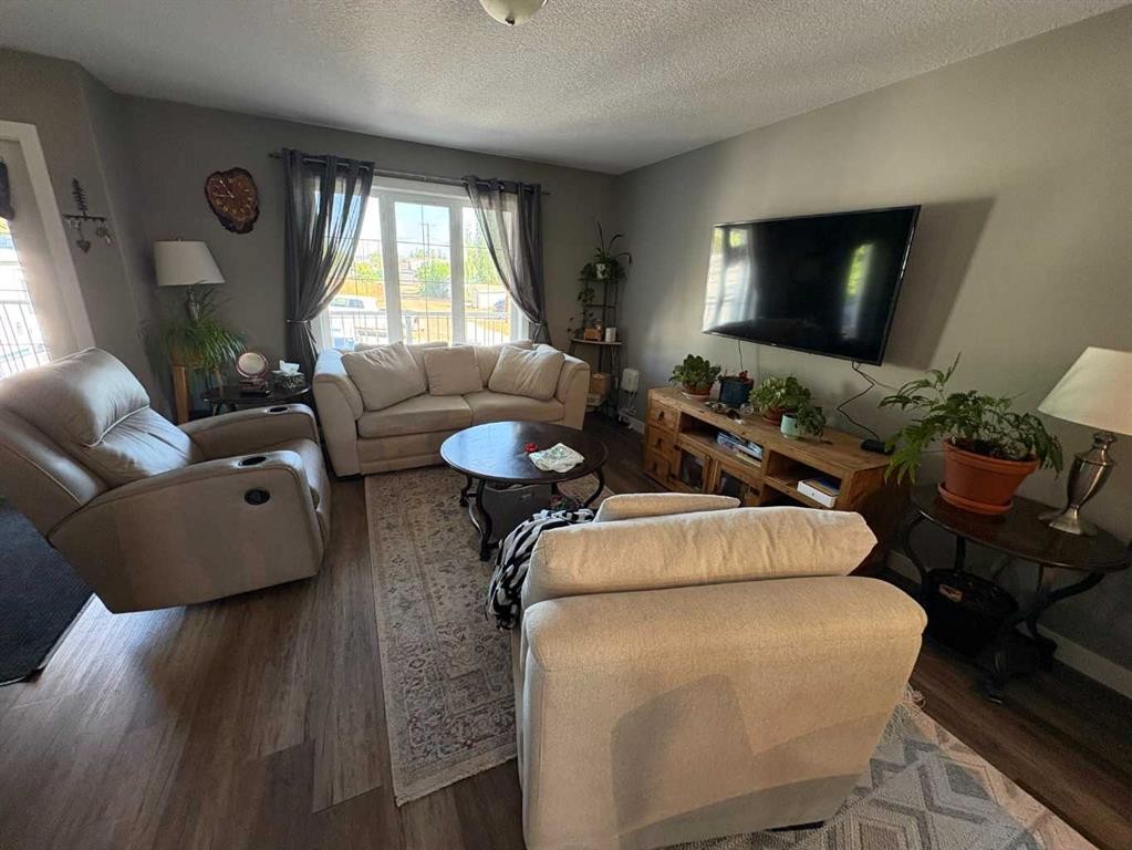 8905 107 Avenue, Peace River, AB