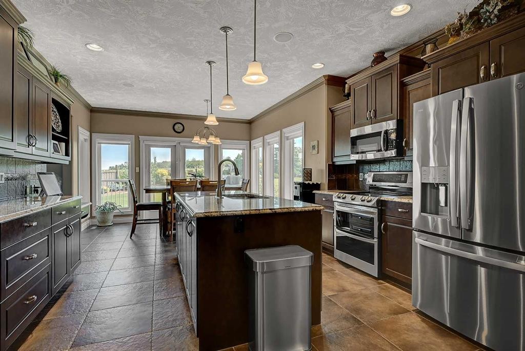1130 Redlow Drive, Beaverlodge, AB