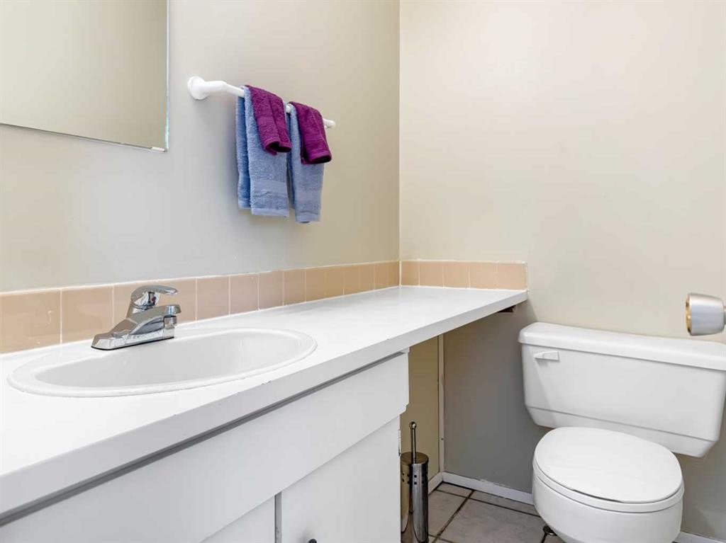 57 97 Avenue, Grande Cache, AB - Indoor Photo Showing Bathroom