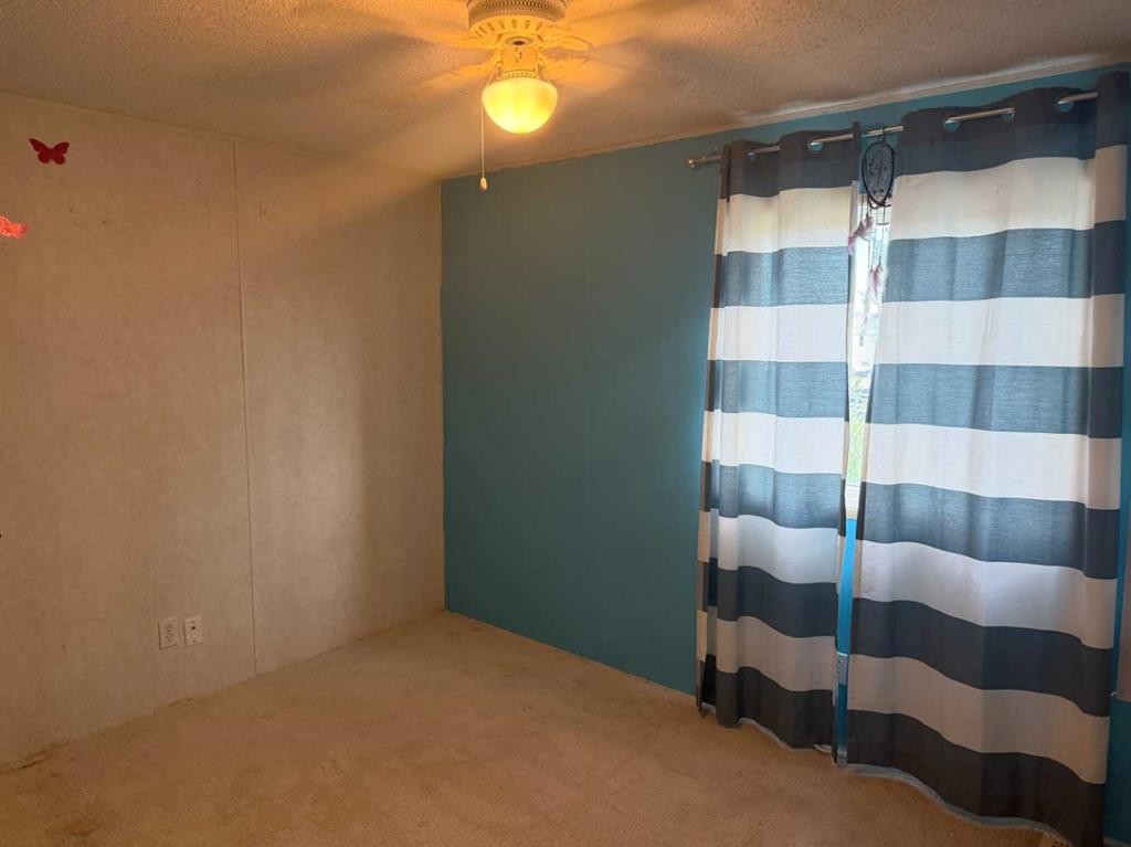 9610 101 Avenue, Clairmont, AB - Indoor