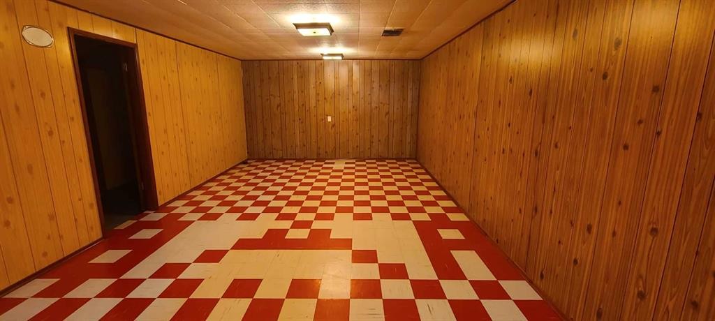4820 53 Avenue, Grimshaw, AB - Indoor