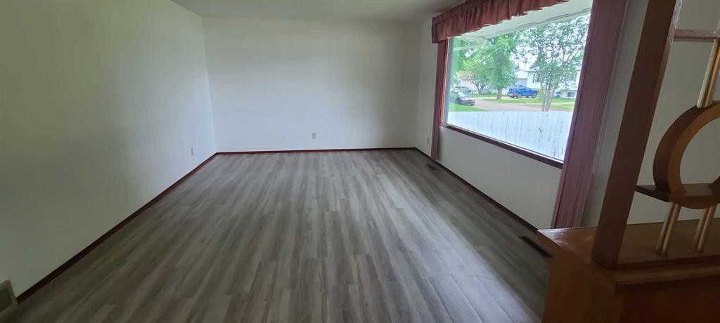 4820 53 Avenue, Grimshaw, AB - Indoor Photo Showing Other Room