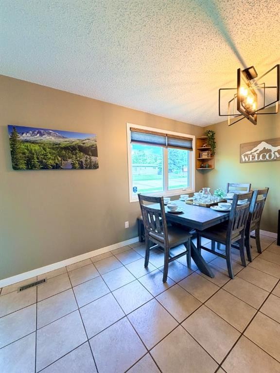 53 97 Avenue, Grande Cache, AB - Indoor Photo Showing Dining Room