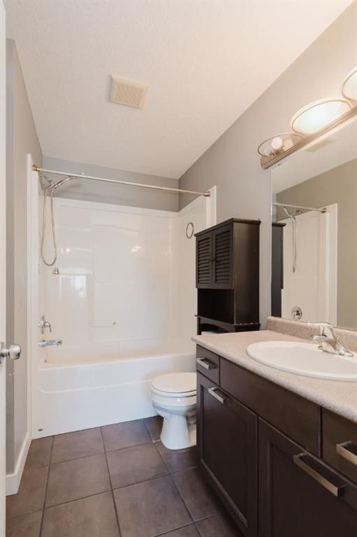 A & B-11518 73, Grande Prairie, AB