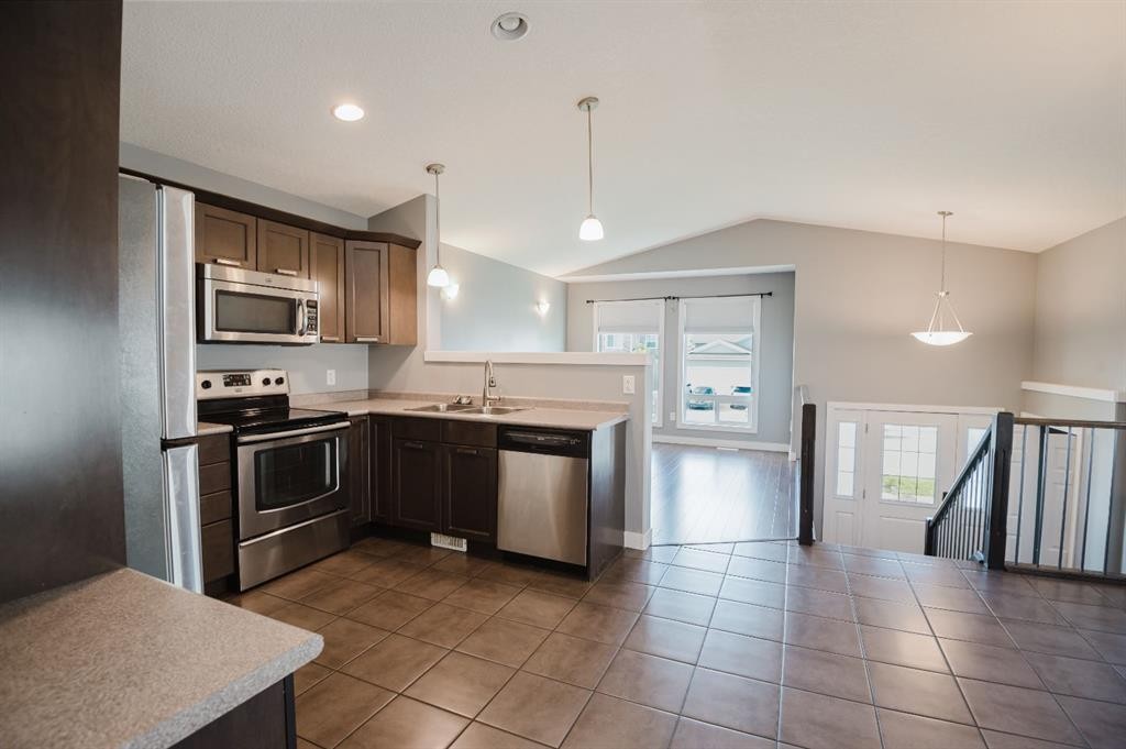 A & B-11518 73, Grande Prairie, AB